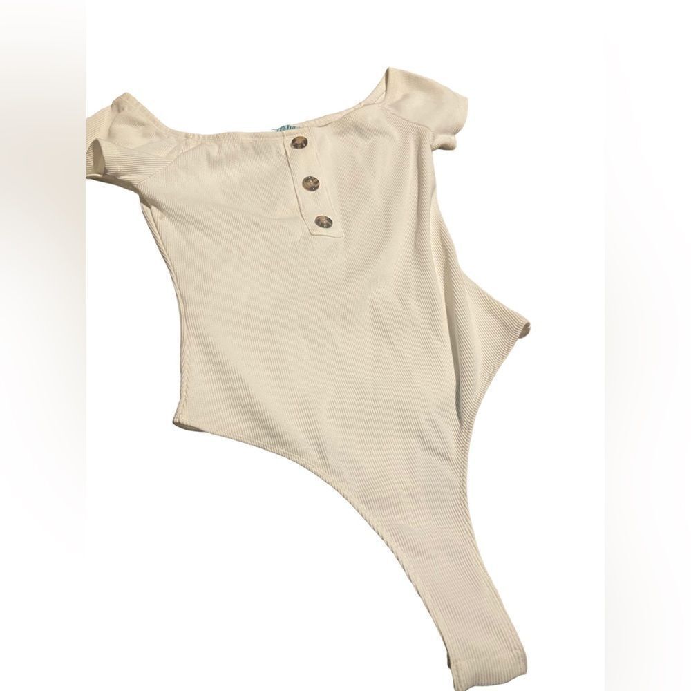 Anna be body suit ribbed with button accents size medium excellent condition